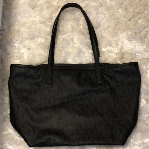 Michael kors tote - Picture 1 of 5